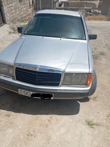 Mercedes-Benz: Mercedes-Benz 190: 1.8 l | 1992 il Sedan