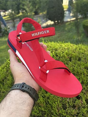 bağlı sandallar: Qırmızı rəngdə unisex sandal - Rəng: parlaq qırmızı, yan hissədə — 1