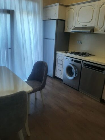 Uzunmüddətli kirayə mənzillər: Dəniz mənzərəli mənzil – tam mebelli və texnikalı - Geniş vitrajlı — 11