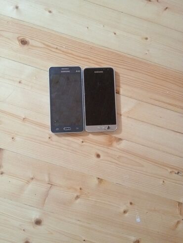 işlənmiş telefonlar a3: Samsung Galaxy J3 2016, < 2 ГБ, цвет - Золотой, Битый, Сенсорный, Две SIM карты