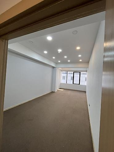 naftalan kiraye ev: Luxen plaza 7 ci mərtəbə. 245 kv gözəl ofis təmirli. Kamunal pulu kv — 5