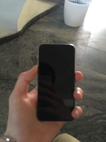 Apple iPhone: IPhone 11 Pro, 256 GB, Gümüşü, Face ID