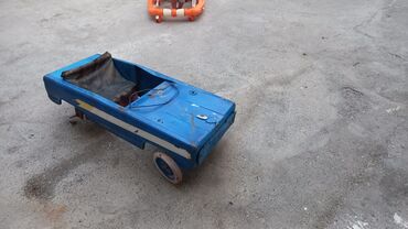 Игрушки: Продаю кузов от детской машины ссср цена за всё — 9