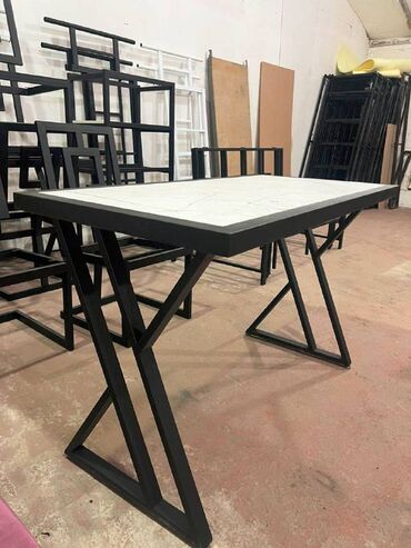 металлический стол для кухни: Маникюрный Стол, цвет - Черный, Новый