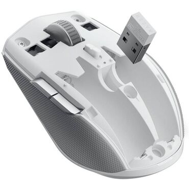беспроводная мышь: Миниатюрная игровая мышь Razer Pro Click Mini обладает корпусом с