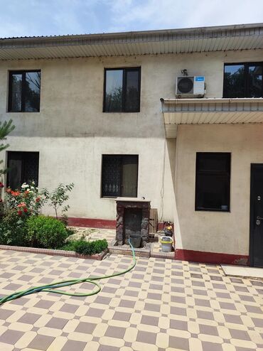долгосрочная аренда частного дома: 100 м², 3 комнаты, Бронированные двери, Балкон застеклен, Подвал, погреб