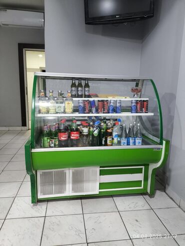Vitrin soyuducu 230azn. Unvan Bakixanov Nigaz