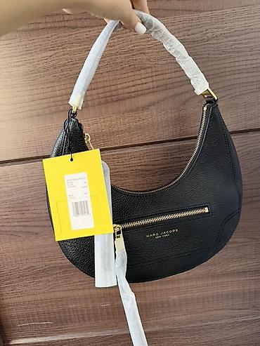 hobo: Сумка Marc Jacobs — модель Hobo (crescent) из чёрной зернистой кожи — 2