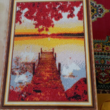 Картины: Продаю готовую картину 30 на 40см (мозайка) и картину красками на — 2