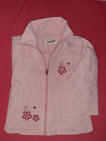 Jakne, kaputi i prsluci: Decije vetrovke vel.8- 
vel.4- 800rsd sa kapom koja se može skinuti — 2