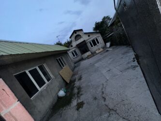 дом в раздольном: 120 м², 4 комнаты, Бронированные двери, Парковка, Забор, огорожен