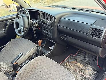 Volkswagen: Volkswagen Golf: 1996 г., 2 л, Механика, Бензин, Хэтчбэк — 7