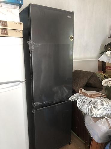 mini refrigerator: Новый Холодильник DEXP, двухкамерный, черный, с нижней морозильной — 2