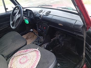 2106 ваз: VAZ 2106 sedan – qırmızı rəng, 4 qapı, arxaötürücülü. Mexaniki — 2