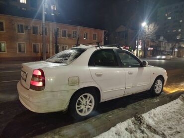 Daewoo: Daewoo Nubira: 2000 г., 1.5 л, Механика, Бензин