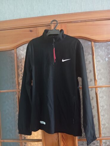 весенняя куртка nike: Черная спортивная двойка Nike с длинными рукавами и молнией до
