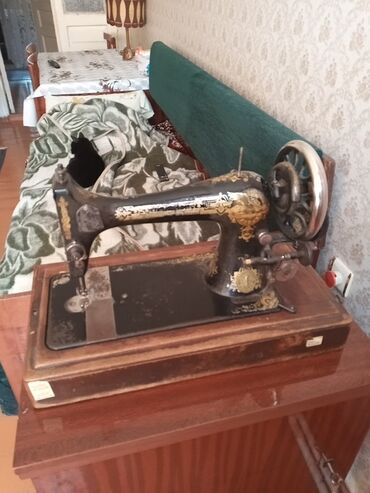 швейная машинка для кожи: Машика швейная Дзингер,оригенал куплена до революции,ещё