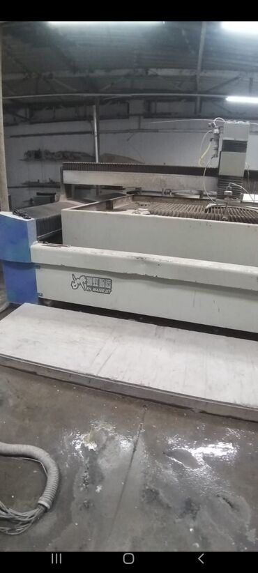 Digər istehsal avadanlığı: Su kesim aparati esasen mermer kesim islerinde istifade edilen — 10