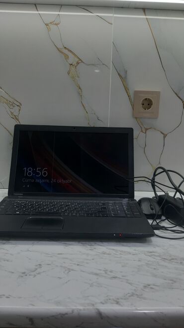 notebook qiymeti: İşlənmiş Toshiba, 18 ", Intel Core M, 256 GB, Ünvandan götürmə