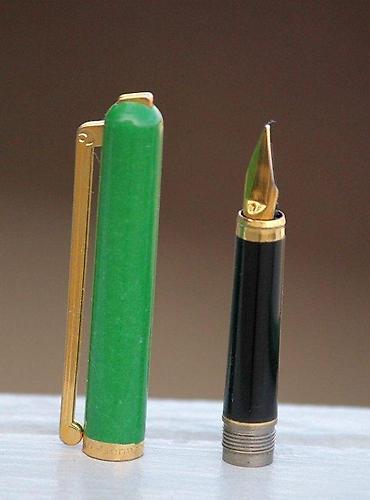 Ostali aksesoari: Elysee Green Lacquer & Gold naliv pero, penkalo. Made in West — 8