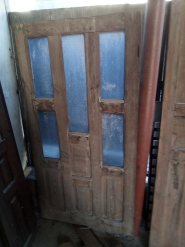 входной двери: Дверь двухстворчатая размер: ?м. половинки ( 390-510 ). Дверь