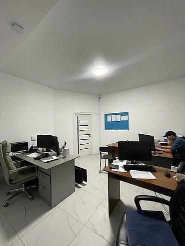 комм: Кеңселерди сатуу 124 м², 1 кабат — 10