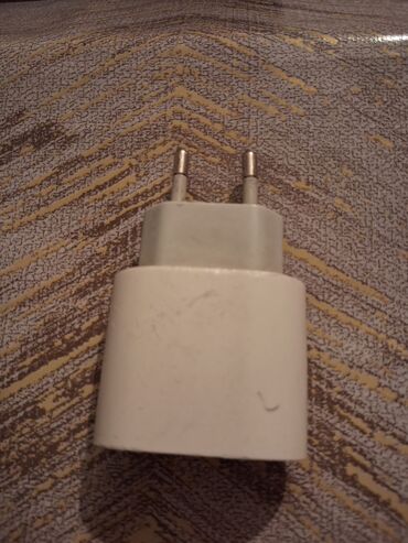 Adapter Apple, 20 Vt, İşlənmiş
