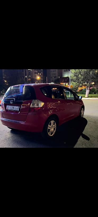 чехолы на фит: Honda Fit: 2010 г., Автомат, Бензин, Хэтчбэк — 2