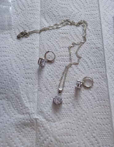Наборы украшений: Комплект из серебра 925 пр💫. серьги + цепочка с кулончиком. вставка — 5
