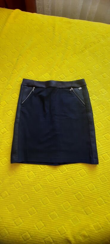 plisirana suknja: L (EU 40), XL (EU 42), Midi, bоја - Crna