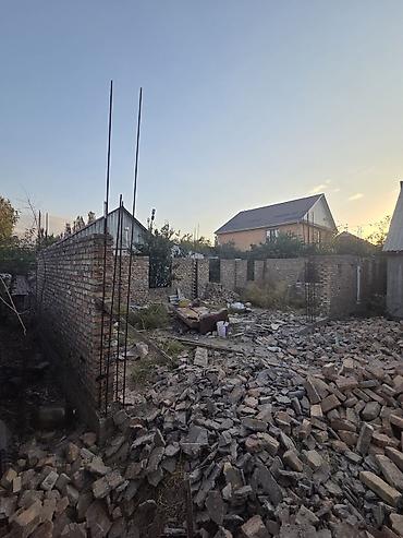 кирпич куйган балдар: Продам под снос. Кок Жар . по 2 сома. примерно 10000 штук выйдет — 3