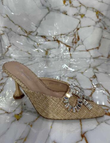 mubb zenske papuce cena: Alexander McQueen