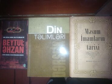 Kitablar, jurnallar, CD, DVD: 3 Kitab Satılır, Biryerdə 31 Manat.Əlaqə 0⃣5⃣5⃣7⃣4⃣6⃣9⃣4⃣6⃣8⃣