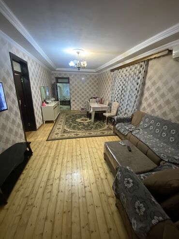 emircanda satilan evler: Əmircan qəs. 4 otaqlı, 85 kv. m, Kredit yoxdur, Yeni təmirli