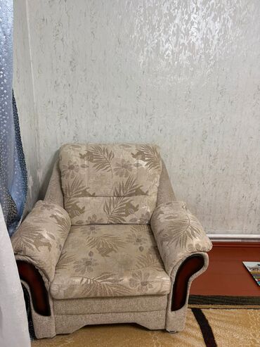 мяхкий мебель бу: Бүктөмө диван, Колдонулган, Экилик