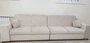 Продаю диван (длина 3.5 м)Продаю диван.Общая длина от края до края 350