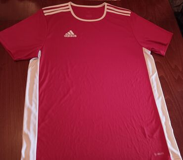 ronilacka odela:  Crvena Adidas majica za trening, teretanu, svakodnevno nošenje