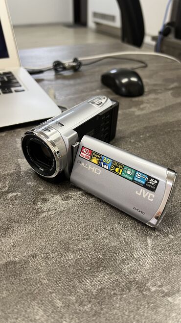 фото камеры: Продаю камеру JVC, в комплекте зарядка, флеш карта, сумка. Все