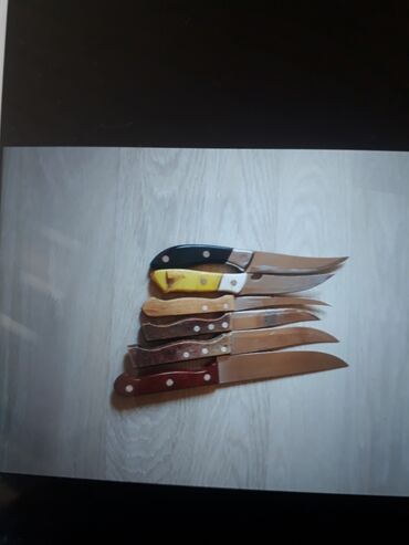 bıcag: Bıçaqlar bir yerdə satılır