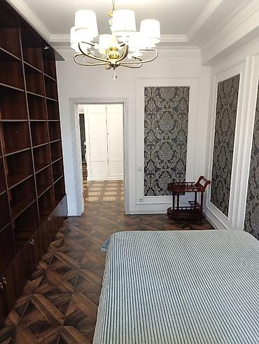 Посуточная аренда квартир: 3 комнаты, Душевая кабина, Постельное белье, Кондиционер — 4