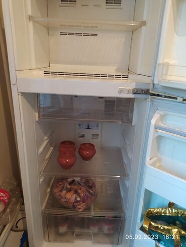 холодильники бу продаю: Холодильник Б/у, Двухкамерный