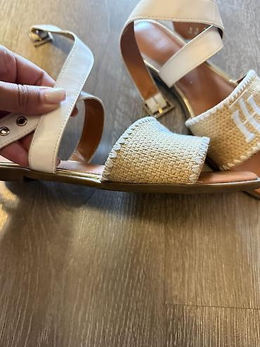 Basanoşka və səndəllər: Tommy Hilfiger, Ölçü: 37, rəng - Bej, İşlənmiş — 3