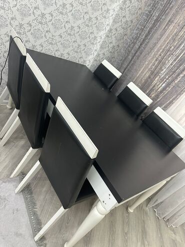 Masa və oturacaq dəstləri: Masa dəsti satılır 170₼. Yaxşı vəziyyətdədir. Ünvan Yasamal