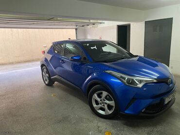 Toyota: Toyota C-HR: 1.8 l. | 2017 έ. SUV/4x4 — 3