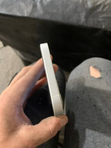 Apple iPhone: IPhone 12, Б/у, 64 ГБ, Белый, Защитное стекло, Чехол, 76 % — 2