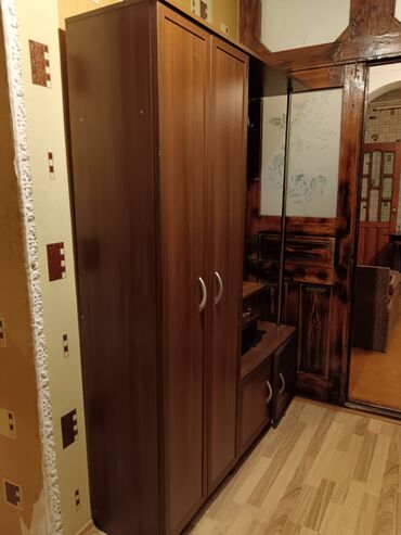 deri divan: Açılan, 2 qapılı Düz dolab, Dəhliz dolabı