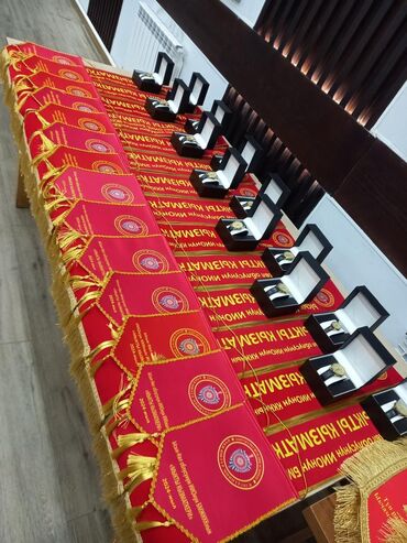 Изготовление рекламных конструкций: Изготовление флажков и вымпелов с вашим логотипом - Настольные флажки — 14