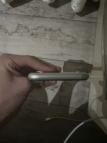 Apple iPhone: IPhone 11, 64 GB, Ağ, Face ID — 9