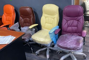 Ofis və oyun kresloları: Yeni, Təkərli, Qolları tənzimlənir, Parça — 27