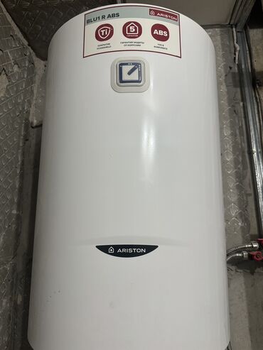 Водонагреватели: Водонагреватель Ariston Проточно-накопительный, 80 л, Встраиваемый